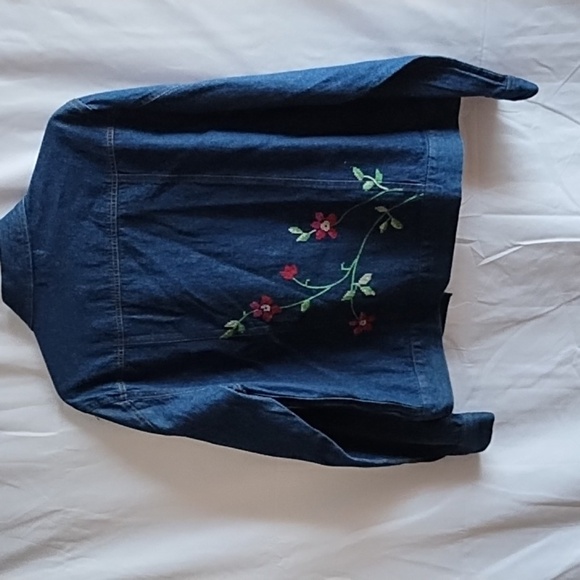 Coldwater Creek denim jacket with floral stitching. Size L - Picture 5 of 7